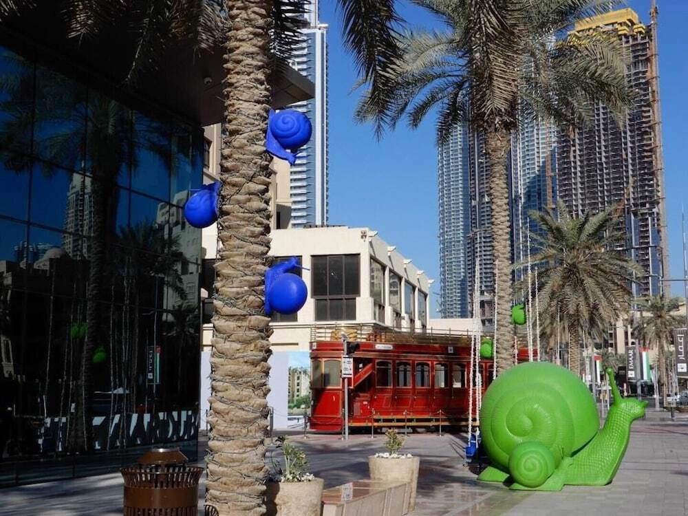 Дубай: R&H Burj Residences
