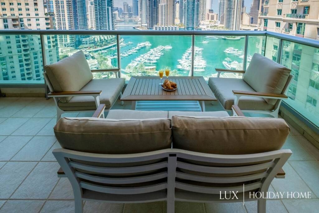Дубай: LUX - Ultimate Marina View Deluxe Suite