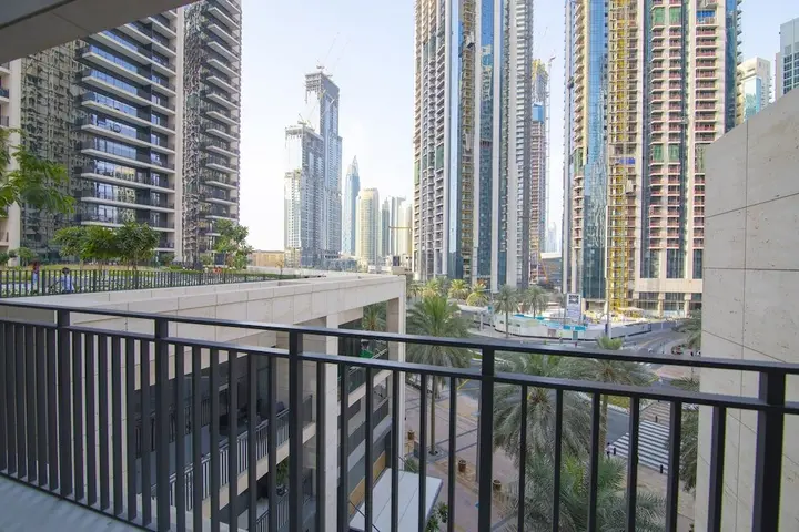 Дубай: Elegant Apt With Balcony Minutes from Burj Khalifa