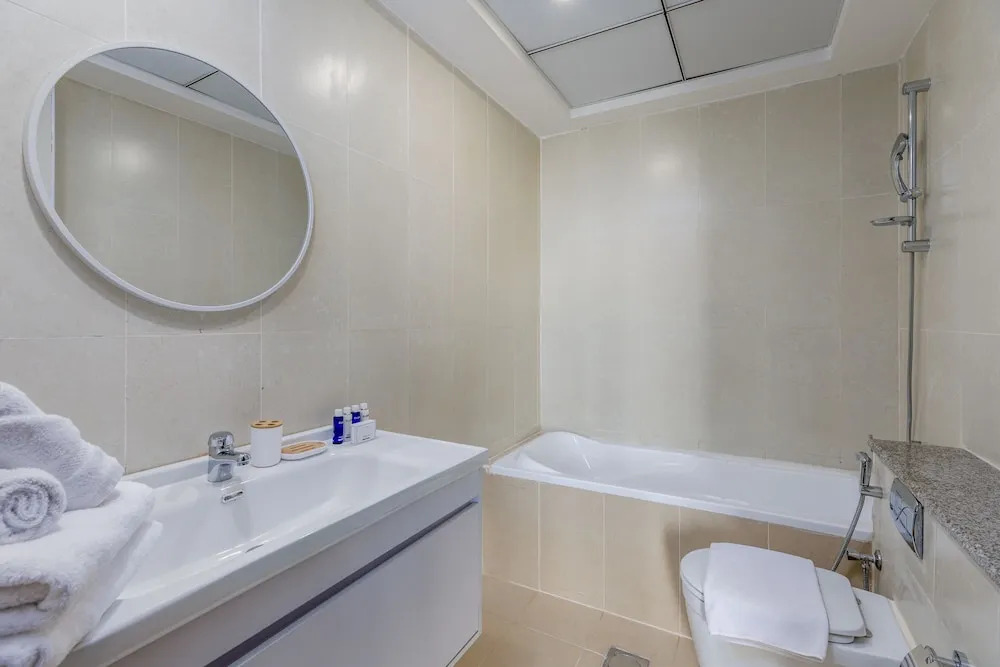 Дубай: Maison Privee - Modern Urban Retreat in the Heart of Dubai Marina