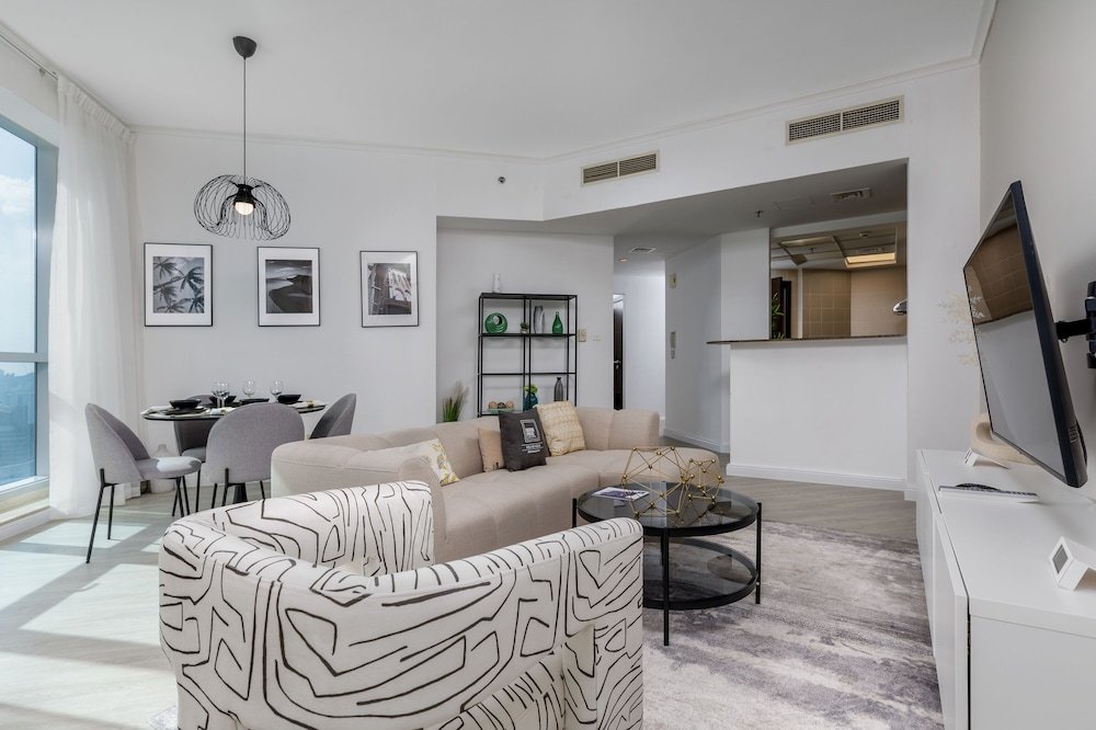 Дубай: Maison Privee - Modern Urban Retreat in the Heart of Dubai Marina
