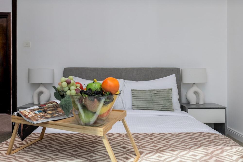 Дубай: Maison Privee - Modern Urban Retreat in the Heart of Dubai Marina