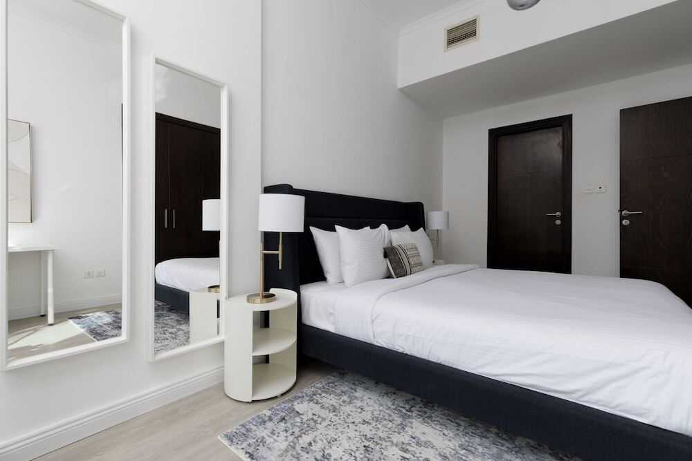 Дубай: Maison Privee - Modern Urban Retreat in the Heart of Dubai Marina