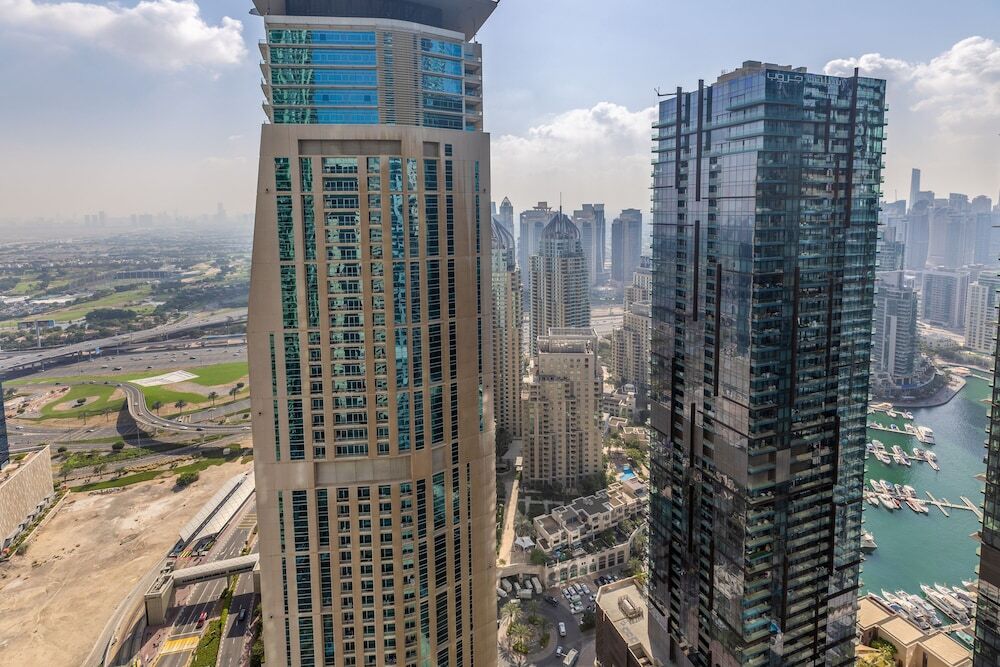 Дубай: Maison Privee - Modern Urban Retreat in the Heart of Dubai Marina