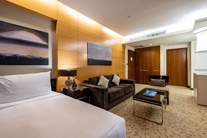 Дубай: Spacious Studio Partial Burjview at The Address Dubai Mall