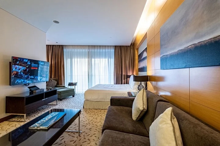 Дубай: Spacious Studio Partial Burjview at The Address Dubai Mall