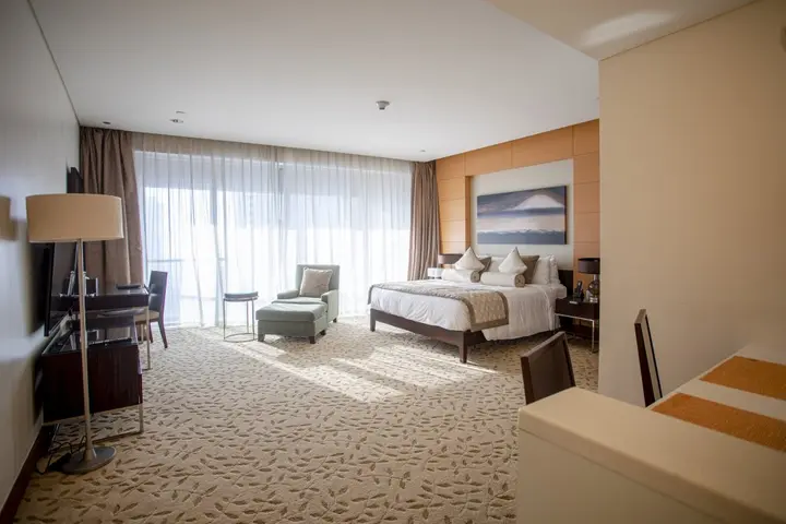 Дубай: Spacious Studio Partial Burjview at The Address Dubai Mall