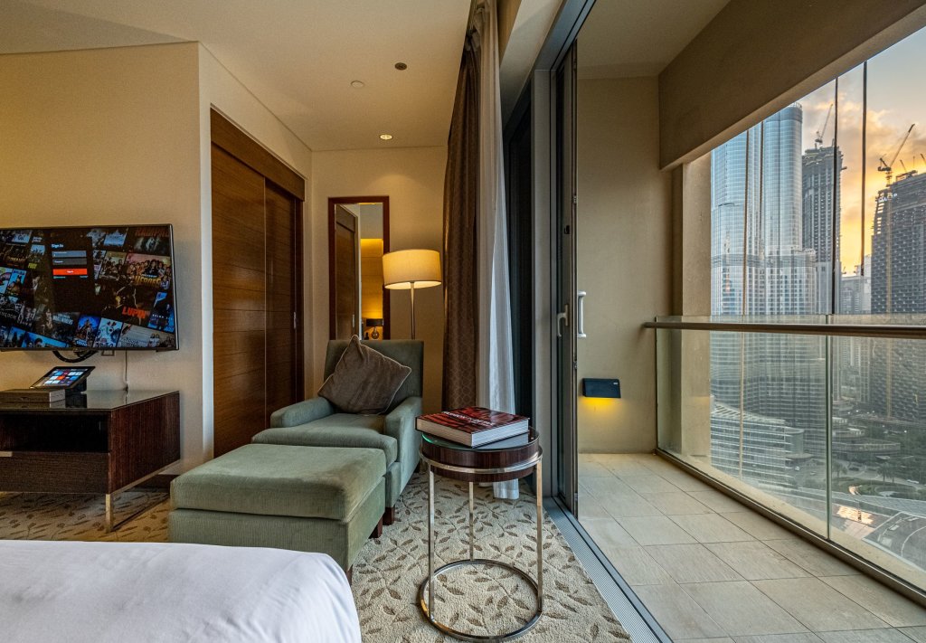 Дубай: Spacious Studio Partial Burjview at The Address Dubai Mall