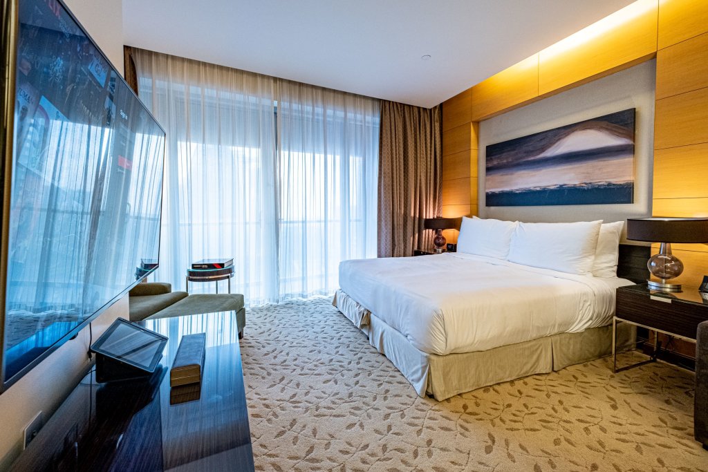 Дубай: Spacious Studio Partial Burjview at The Address Dubai Mall