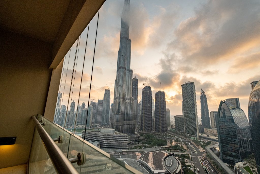 Дубай: Spacious Studio Partial Burjview at The Address Dubai Mall