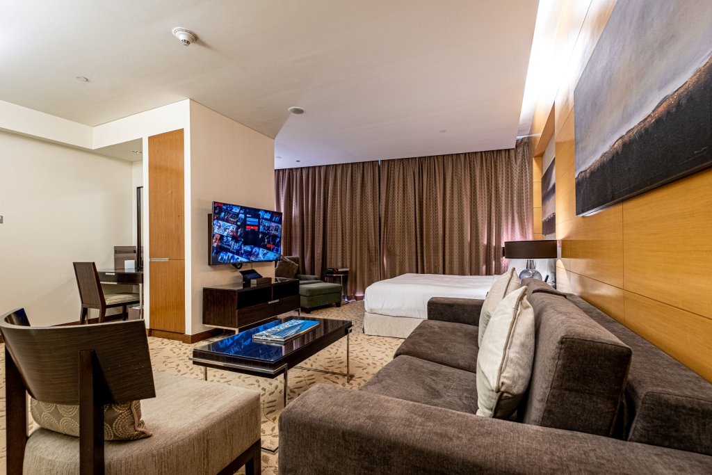 Дубай: Spacious Studio Partial Burjview at The Address Dubai Mall