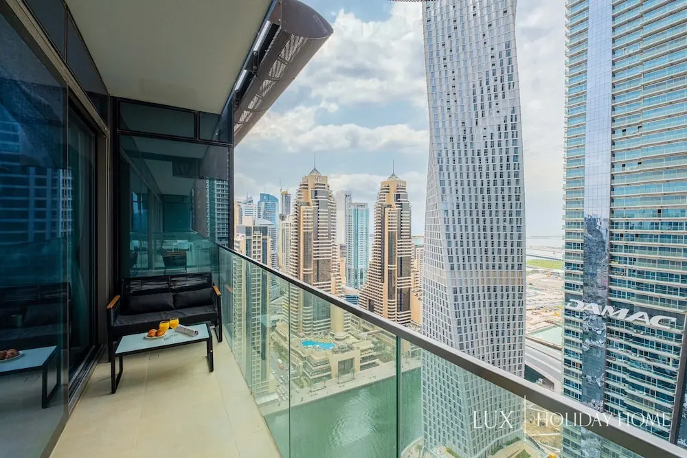 Дубай: LUX Holiday Home - Marina Gate 1