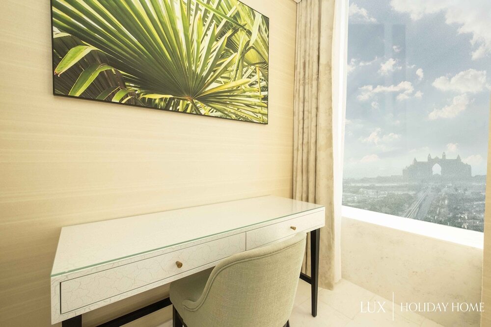 Дубай: LUX Iconic Views at The Palm Tower 6