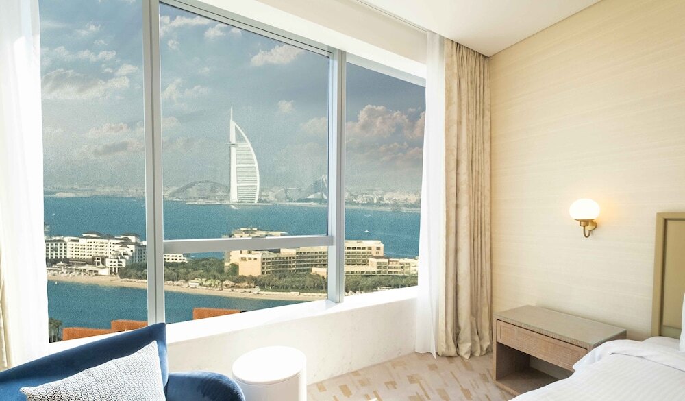 Дубай: LUX Iconic Views at The Palm Tower 6