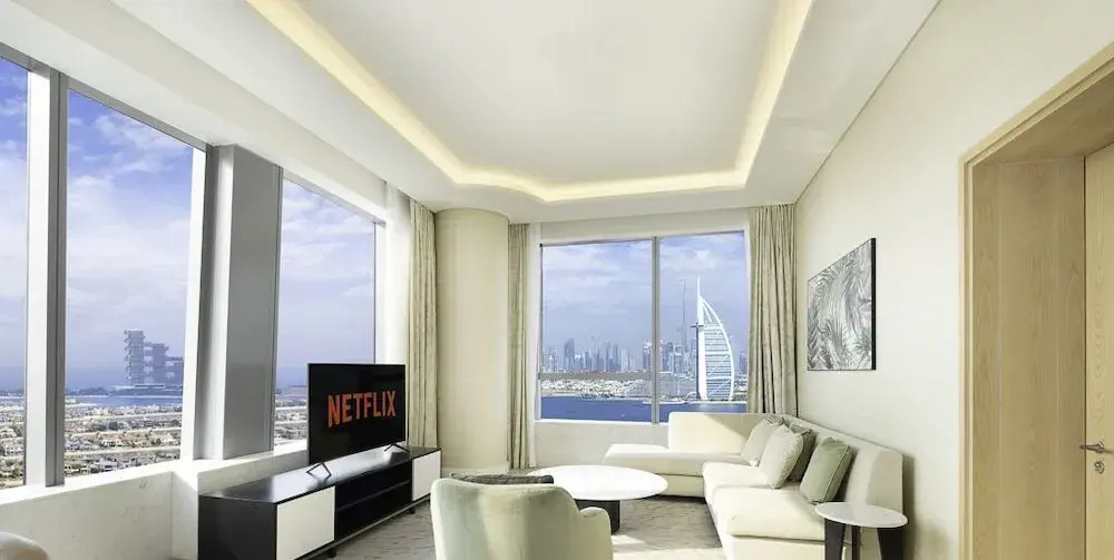 Дубай: LUX Iconic Views at The Palm Tower 5