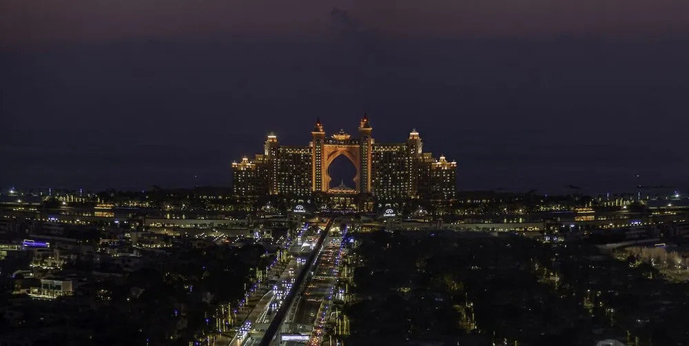 Дубай: LUX Iconic Views at The Palm Tower 5