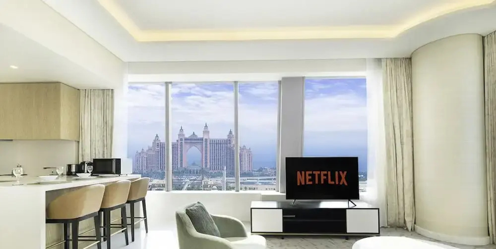 Дубай: LUX Iconic Views at The Palm Tower 5