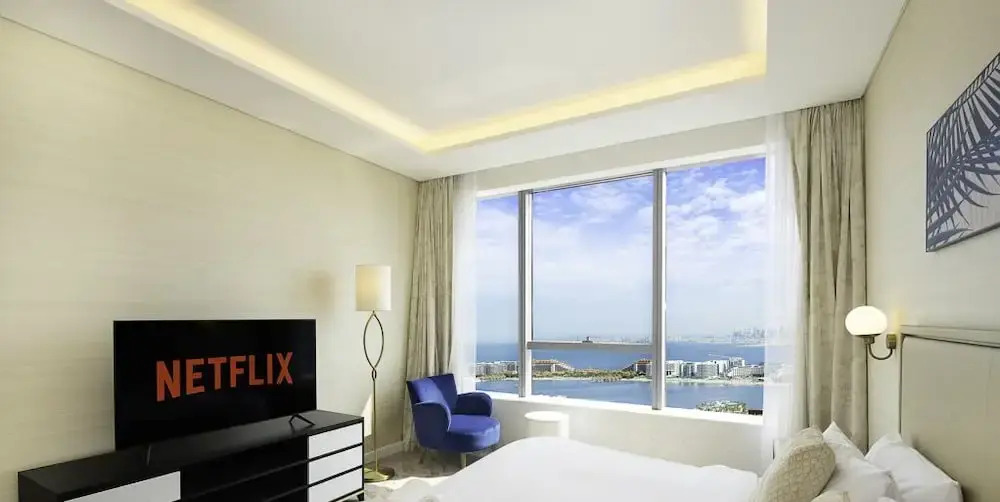 Дубай: LUX Iconic Views at The Palm Tower 5