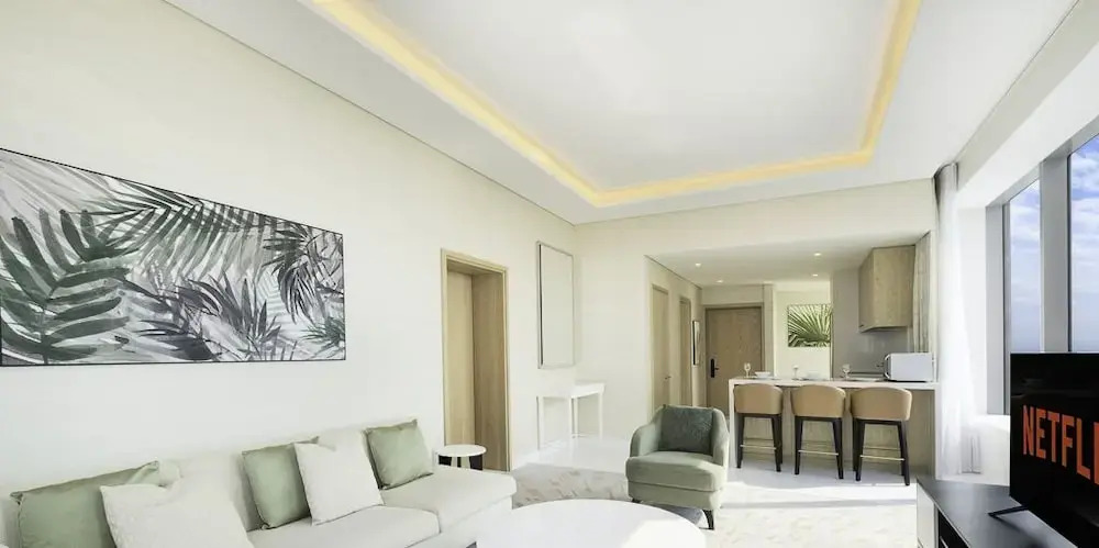 Дубай: LUX Iconic Views at The Palm Tower 5