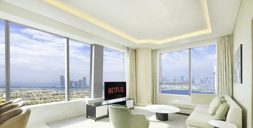 Дубай: LUX Iconic Views at The Palm Tower 5