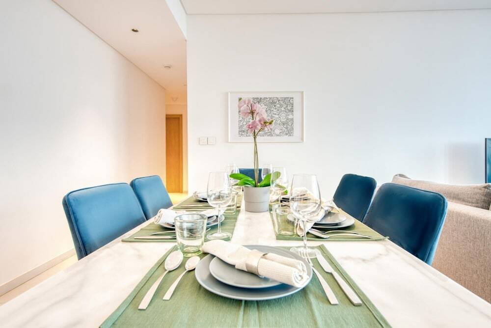 Дубай: Smart and Contemporary Apt With Burj Khalifa View