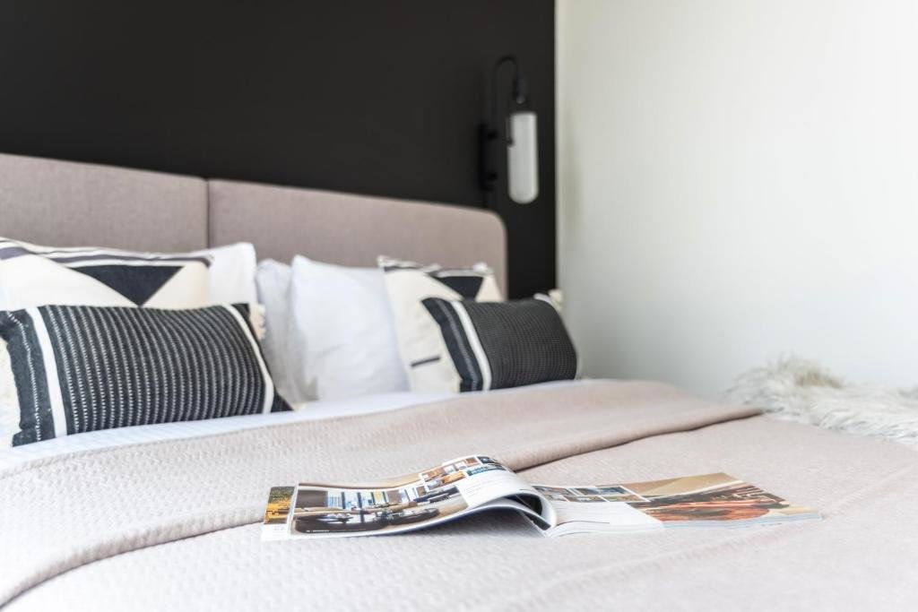 Дубай: EDEN'S Homes & Villas - Millennium Atria Residences
