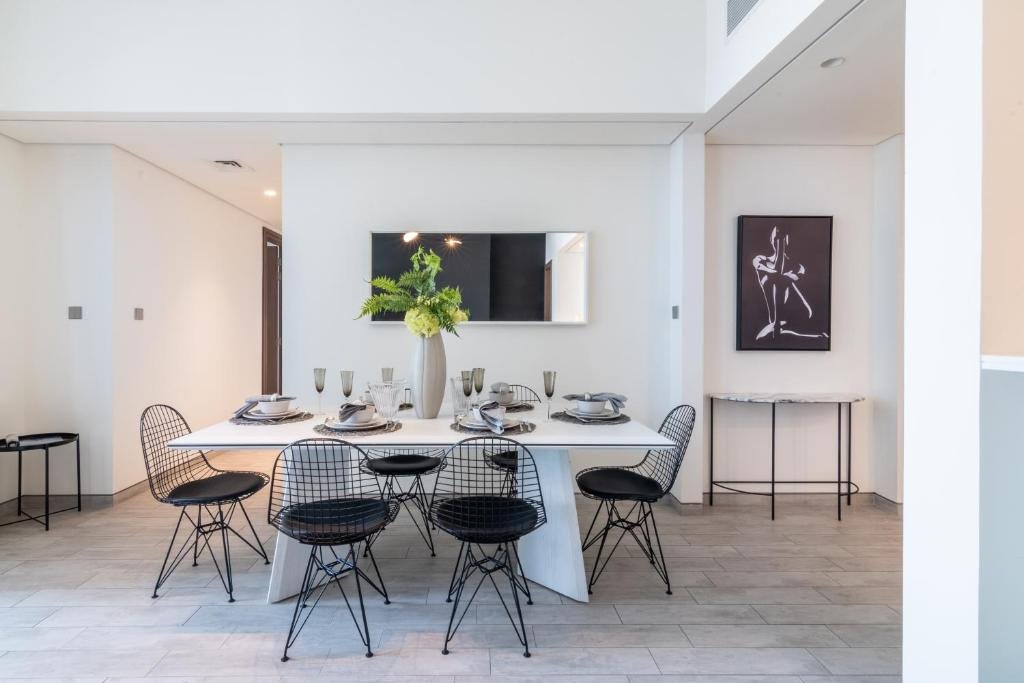 Дубай: EDEN'S Homes & Villas - Millennium Atria Residences