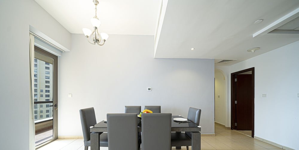 Дубай: KOHH – 2BR in Rimal