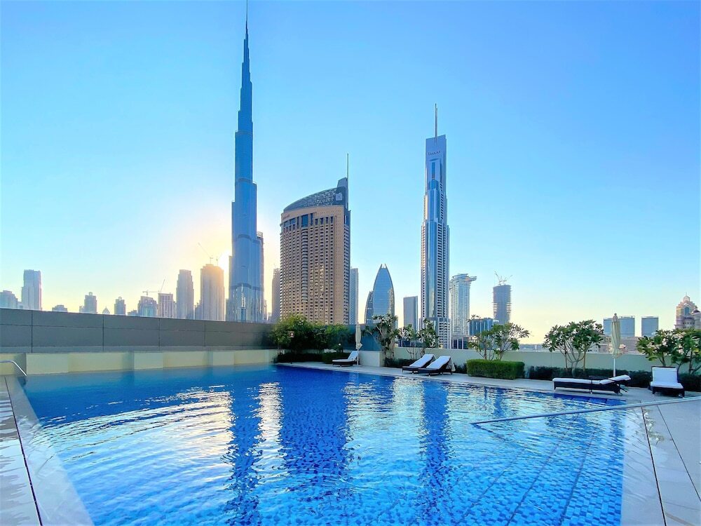Дубай: Luxurious Downtown Views With Dubai Mall Access