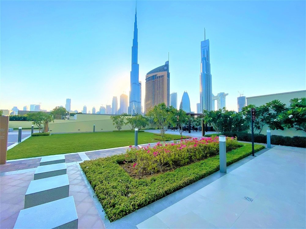 Дубай: Luxurious Downtown Views With Dubai Mall Access