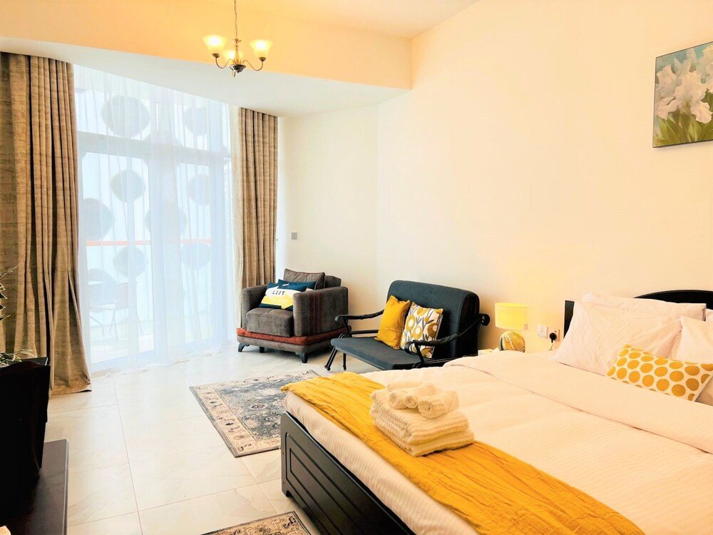 Дубай: Brand new studio with balcony in Business Bay