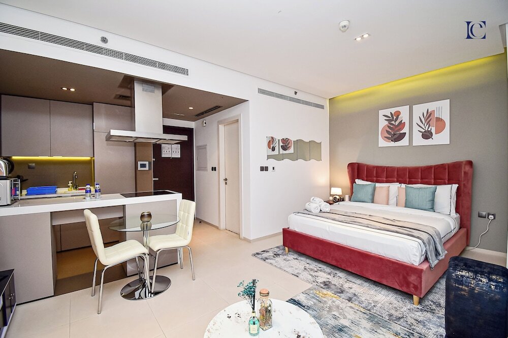 Дубай: AST - Modern studio flat with balcony
