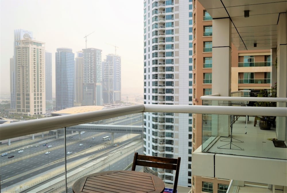 Дубай: AST - Modern studio flat with balcony