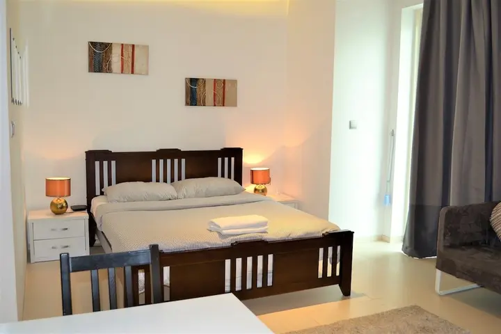 Дубай: AST - Modern studio flat with balcony