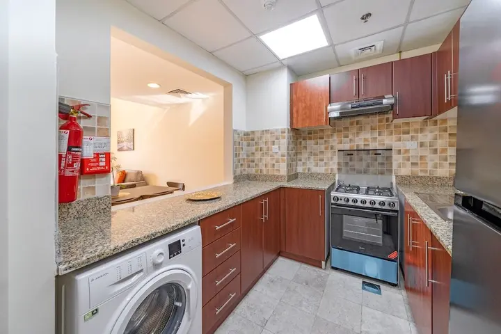 Дубай: Spacious Apartment With Balcony in Business Bay