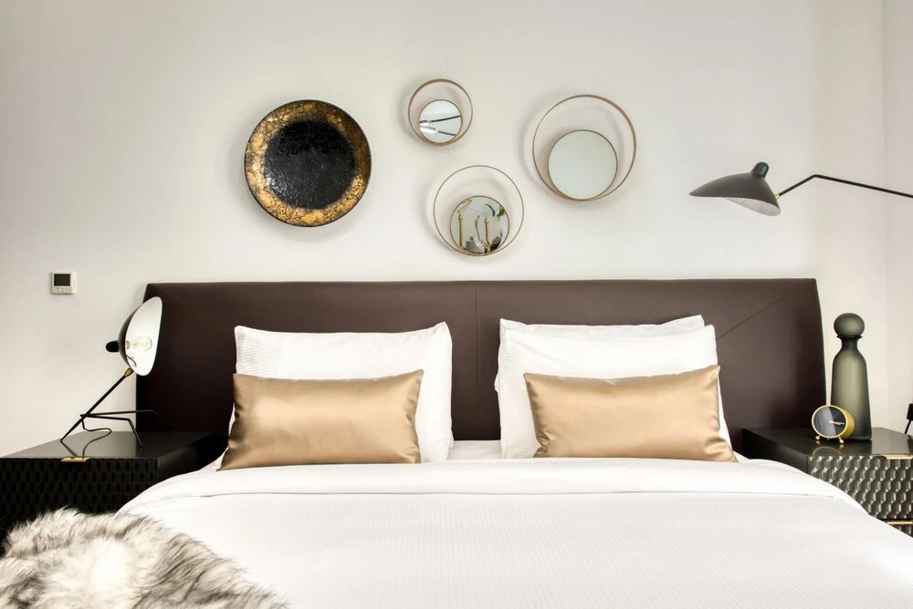 Дубай: Radiant Urban Retreat With Iconic Burj Khalifa Vws