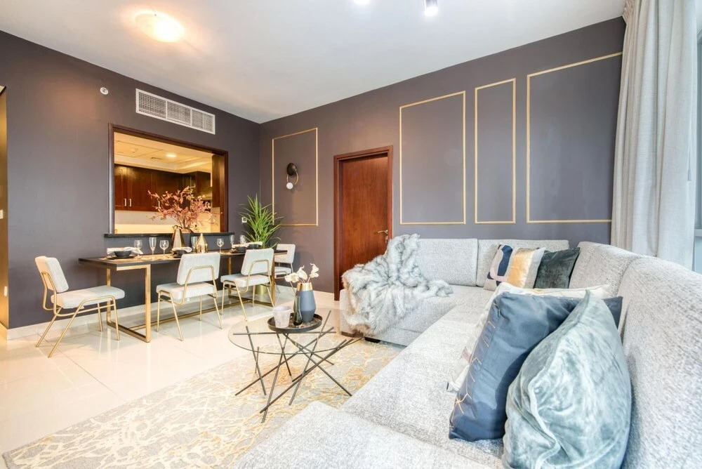 Дубай: Radiant Urban Retreat With Iconic Burj Khalifa Vws