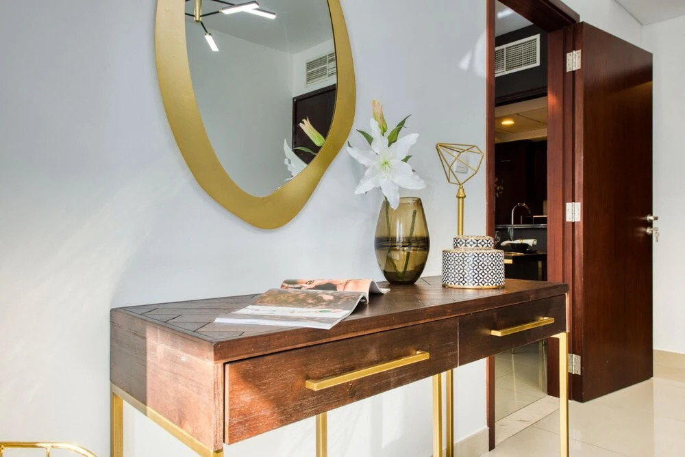Дубай: Radiant Urban Retreat With Iconic Burj Khalifa Vws