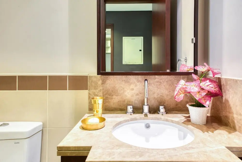 Дубай: Radiant Urban Retreat With Iconic Burj Khalifa Vws