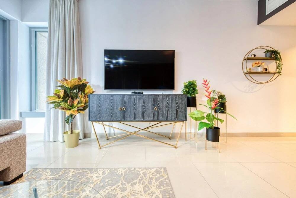 Дубай: Radiant Urban Retreat With Iconic Burj Khalifa Vws