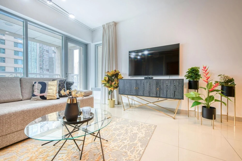 Дубай: Radiant Urban Retreat With Iconic Burj Khalifa Vws