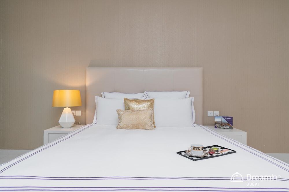 Дубай: Dream Inn Apartments - Cour Jardin