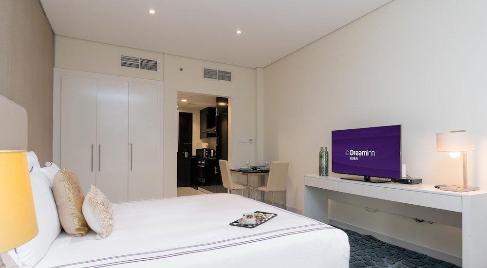 Дубай: Dream Inn Apartments - Cour Jardin