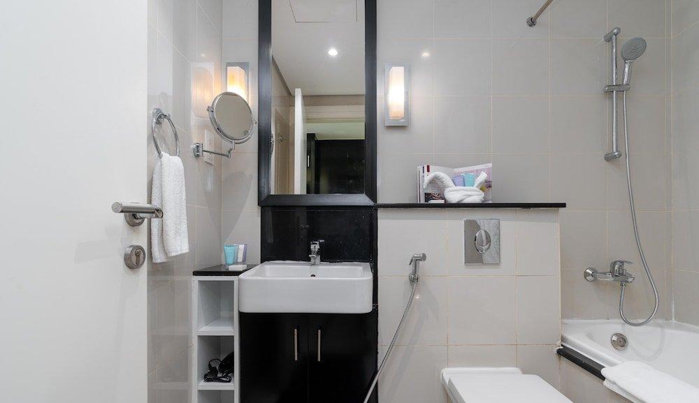 Дубай: Dream Inn Apartments - Cour Jardin