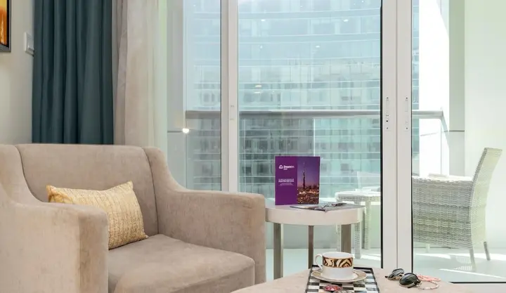 Дубай: Dream Inn Apartments - Cour Jardin