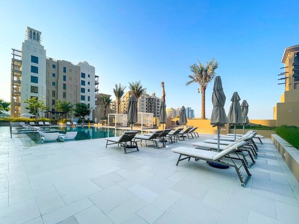 Дубай: Maison Privee - Exclusive Luxury 3BR Apt with scenic views of Burj Al Arab