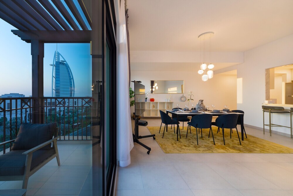 Дубай: Maison Privee - Exclusive Luxury 3BR Apt with scenic views of Burj Al Arab