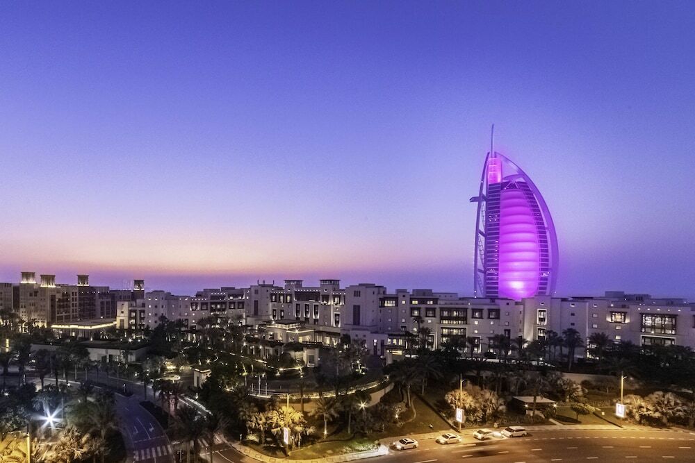 Дубай: Maison Privee - Exclusive Luxury 3BR Apt with scenic views of Burj Al Arab
