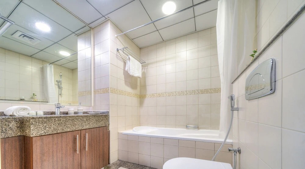Дубай: KOHH – 1BR in Bay Central