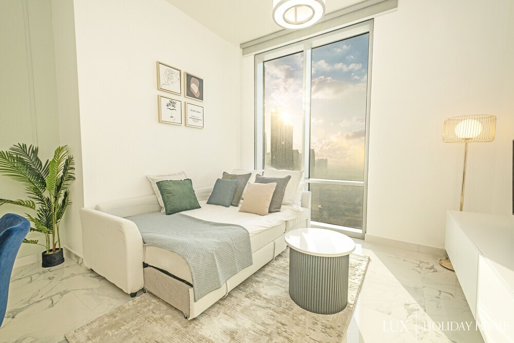 Дубай: LUX The Elegant Residence Amna Tower